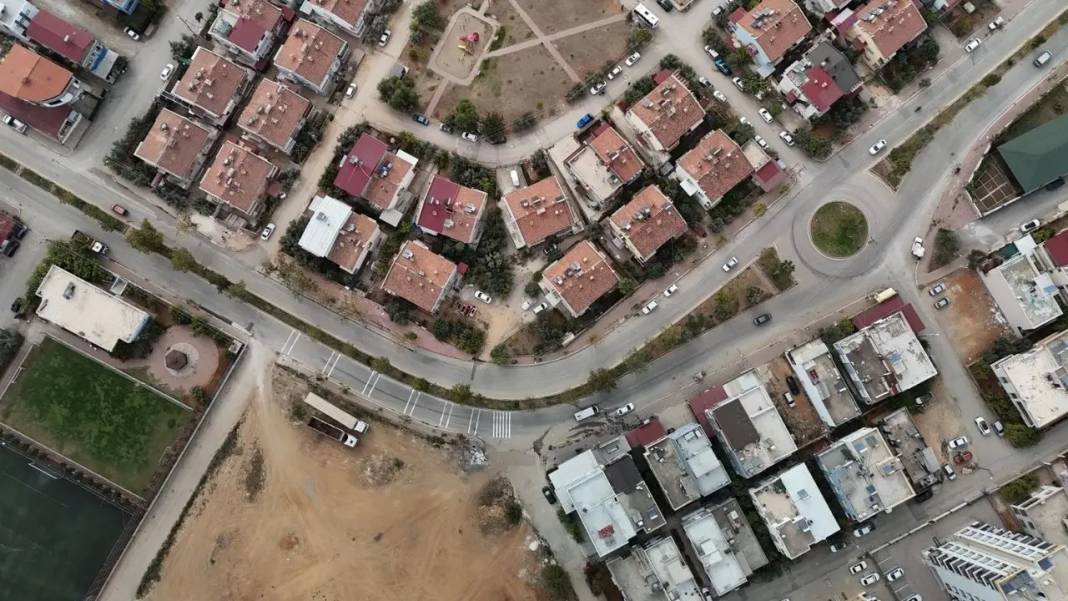 Adana’da “Ölüm Virajı” Vatandaşı Bezdirdi! Çözüm İçin Bakın Ne Yaptılar? 2